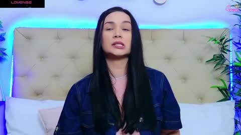 daliyaa_ online show from June 2026 12:18:02 PM