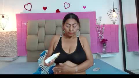 damaryleon online show from December 2025 07:07:01 PM