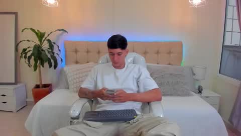 DAMIAN online show from January 2025 12:25:02 PM