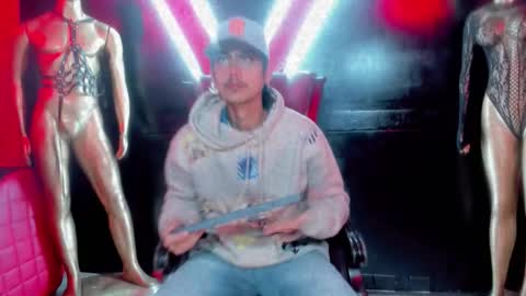 Snapshot of damian_and_camerum chatting on March 2026 03:19:01 AM damian_and_camerum online show from March 2026 03:19:01 AM