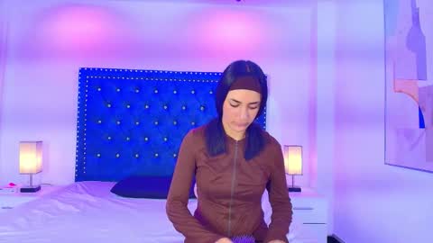 Snapshot of damian_and_roxanne chatting on March 2026 12:31:01 PM DAMIAN AND ROXANNE. online show from March 2026 12:31:01 PM