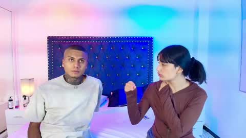 Snapshot of damian_and_roxanne chatting on April 2026 12:43:01 PM DAMIAN AND ROXANNE. online show from April 2026 12:43:01 PM