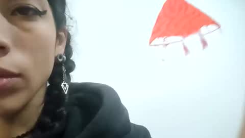 damian_and_tiana online show from April 2026 07:05:01 AM