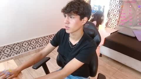 Snapshot of damian_tay chatting on April 2026 11:37:02 AM damian_tay online show from April 2026 11:37:02 AM