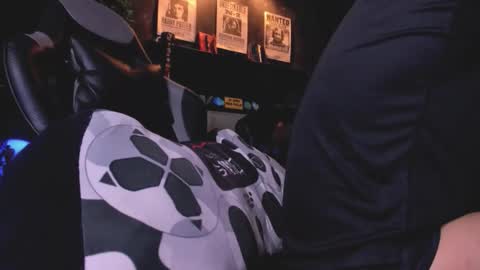 Daamiancox online show from December 2025 09:55:02 PM