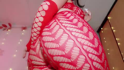 Snapshot of damn_that_booty chatting on December 2024 12:19:02 PM Criss online show from December 2024 12:19:02 PM