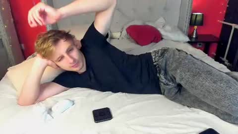 Snapshot of damonlux chatting on June 2026 09:34:01 PM Damon online show from June 2026 09:34:01 PM