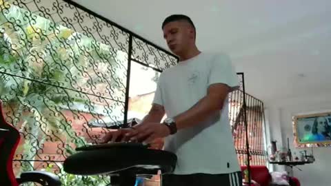 damyan_2003 online show from February 2025 05:20:02 PM