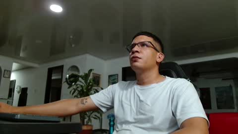 damyan_2003 online show from April 2026 03:40:02 AM