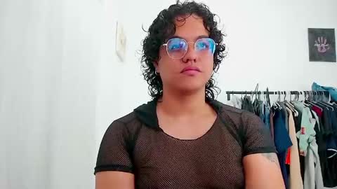 Snapshot of dan_blous chatting on April 2026 12:35:01 AM Diane Blosson online show from April 2026 12:35:01 AM