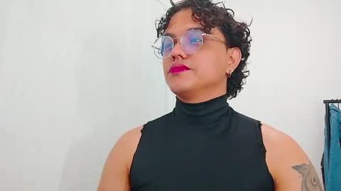 Snapshot of dan_blous chatting on April 2026 01:03:01 AM Diane Blosson online show from April 2026 01:03:01 AM