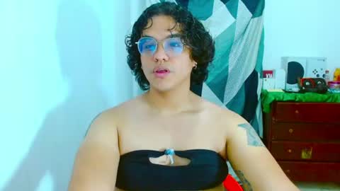 Snapshot of dan_blous chatting on July 2026 10:01:02 PM Diane Blosson online show from July 2026 10:01:02 PM