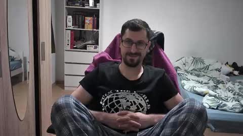 King Dan online show from November 2025 07:37:01 PM