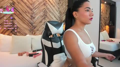 Snapshot of dana_daree chatting on May 2026 12:20:01 PM D A N A online show from May 2026 12:20:01 PM