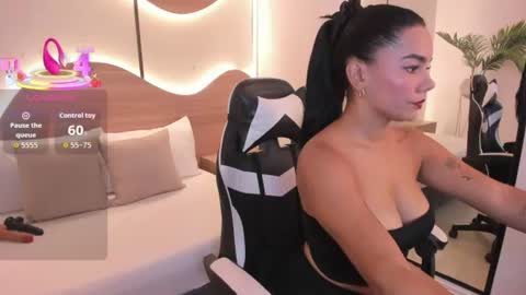 Snapshot of dana_daree chatting on June 2026 07:13:01 PM D A N A online show from June 2026 07:13:01 PM