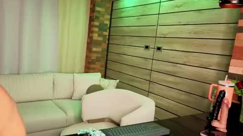 Danna  online show from February 2026 04:35:02 AM