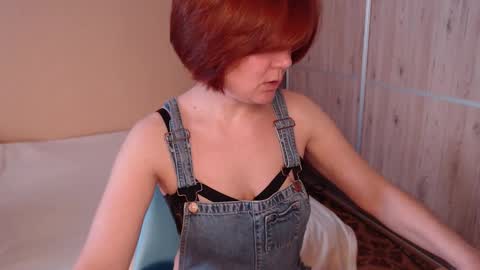 Snapshot of danbie_leen chatting on March 2026 10:43:02 AM danbie_leen online show from March 2026 10:43:02 AM