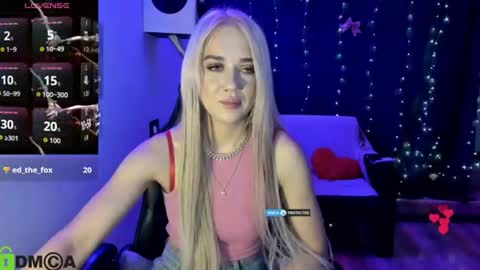 dances_queen online show from June 2026 07:14:01 AM