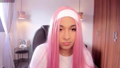 Snapshot of dandara_thompsson chatting on September 2025 07:48:02 PM Dandara online show from September 2025 07:48:02 PM