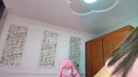 Danella Houston online show from December 2025 05:53:02 PM