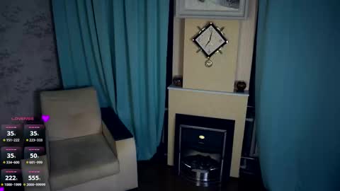 Astrid online show from October 2025 07:36:02 PM