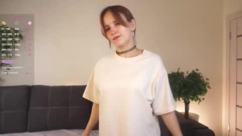 Snapshot of danetterehn chatting on November 2025 05:28:02 PM Elvi online show from November 2025 05:28:02 PM