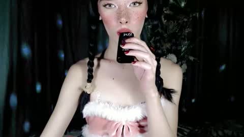 Nica online show from January 2026 04:00:01 PM