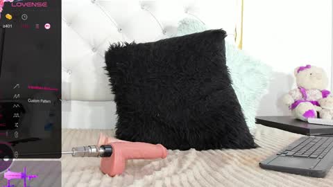 DANI online show from December 2024 10:11:01 PM