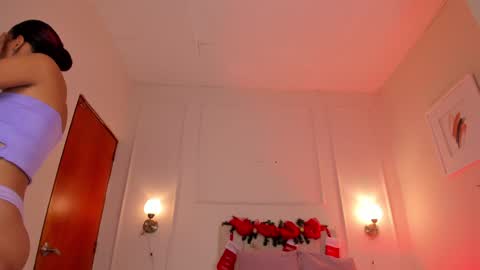 Hi I am Dani online show from December 2024 11:34:02 AM