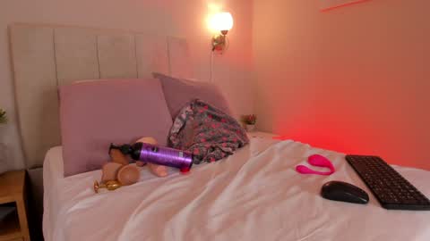 Hi I am Dani online show from January 2025 05:42:02 PM