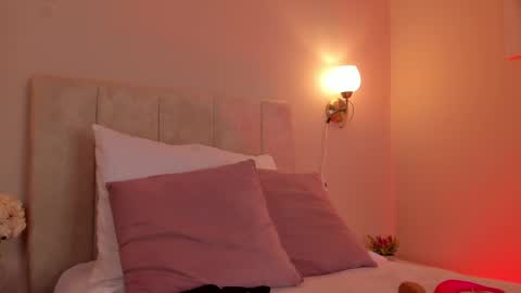 Hi I am Dani online show from February 2025 05:43:01 PM