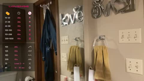 Dani Dragon online show from December 2024 01:43:01 PM