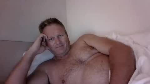 daniel0805 online show from September 2025 11:48:01 PM