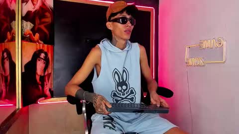 daniel_deluc77 online show from January 2026 04:03:01 AM