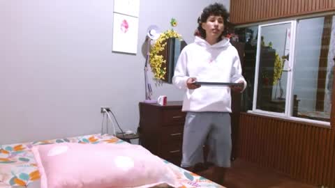 daniel_deluxx online show from April 2026 08:08:01 AM