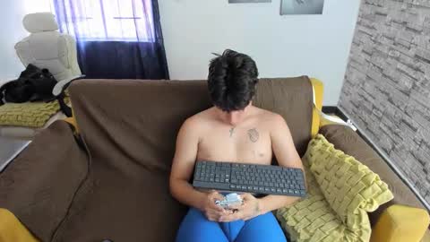 Snapshot of daniel_leon_c chatting on April 2026 06:47:02 PM daniel_leon_c online show from April 2026 06:47:02 PM