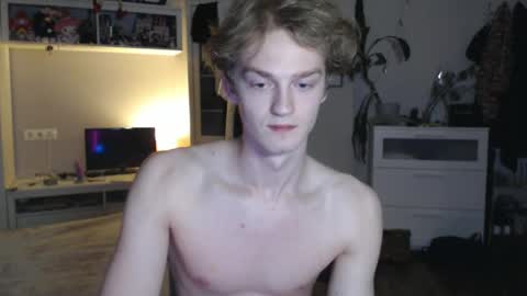 Snapshot of daniel_yumm chatting on April 2026 01:01:02 AM Daniel online show from April 2026 01:01:02 AM