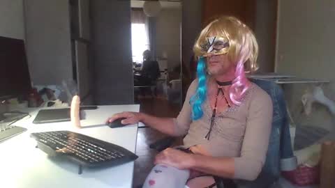 newcumer online show from December 2024 02:46:02 PM