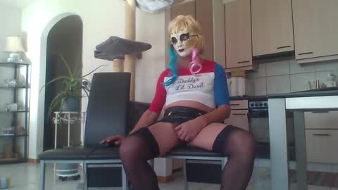 newcumer online show from February 2025 12:11:02 PM