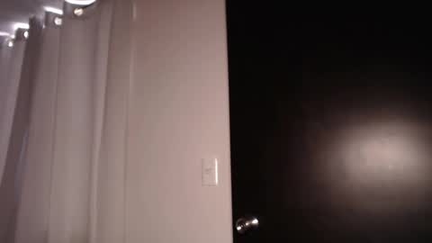 Lucia online show from November 2025 08:19:02 PM