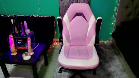 Snapshot of danielle_banks chatting on December 2024 12:31:01 AM Danielle Banks online show from December 2024 12:31:01 AM