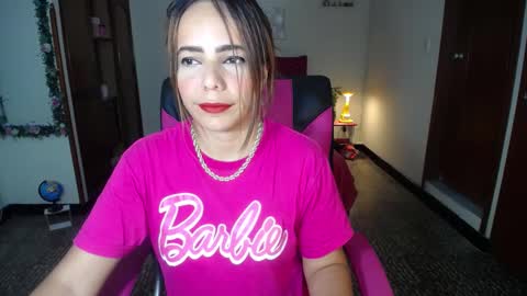 Snapshot of danielle_rose_ chatting on December 2024 05:35:02 PM Angie online show from December 2024 05:35:02 PM