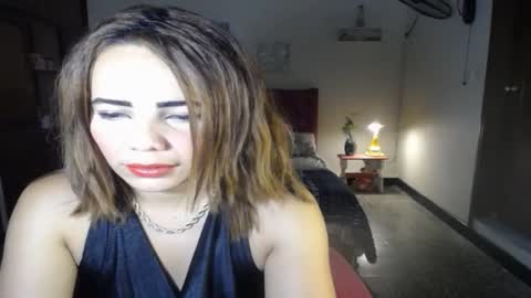 Snapshot of danielle_rose_ chatting on February 2025 03:54:02 PM Angie online show from February 2025 03:54:02 PM