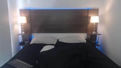 daniellerain online show from September 2025 07:28:01 PM