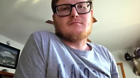 Daniel    y. online show from November 2025 09:58:01 PM