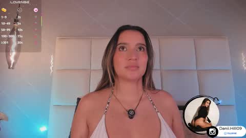 Snapshot of danii_hill chatting on February 2026 06:33:02 AM Danii online show from February 2026 06:33:02 AM