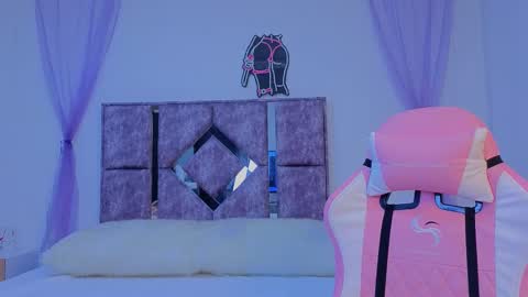 Danilu and Eva online show from October 2025 08:09:01 PM