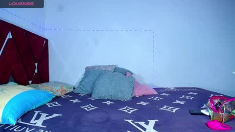 danisabrownn online show from December 2024 01:33:02 PM