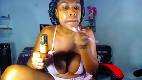 Snapshot of danisabrownn chatting on July 2026 12:33:02 PM danisabrownn online show from July 2026 12:33:02 PM
