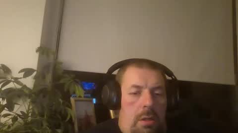 danishman1980 online show from November 2025 12:38:02 AM